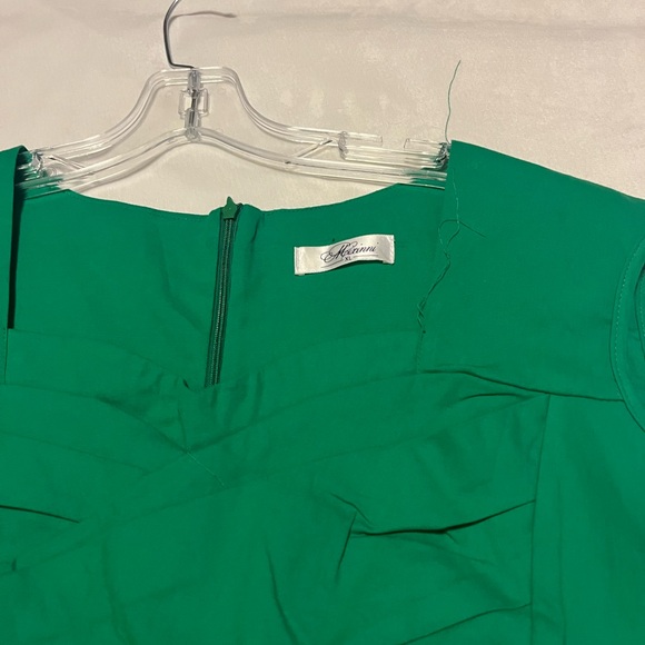 Elegant Green Formal Dress - XL - Picture 4 of 5